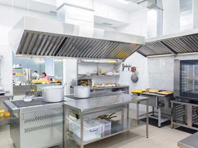 مهمترین تجهیزات برای آشپزخانه صنعتی چیست؟
